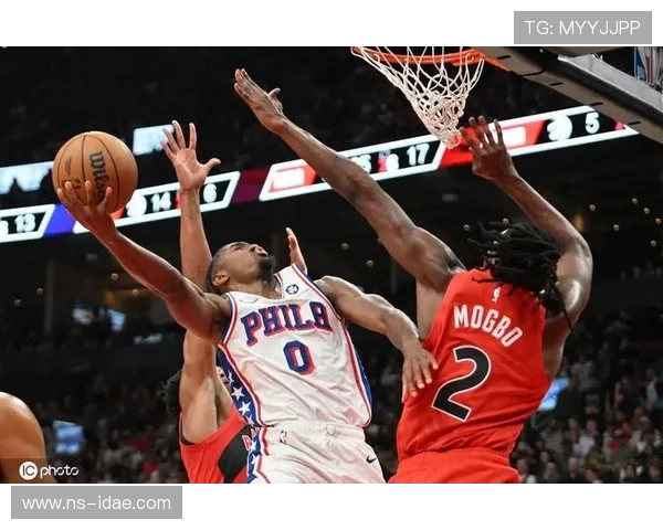 猛龙大战76人巅峰对决恩比德与巴恩斯领衔演绎东部激情对抗