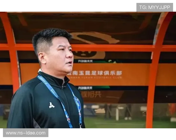 李金羽：从绿茵场到足坛教练的蜕变与传奇之路