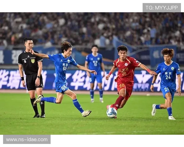 南京足球队包夹战术的创新与发展全景解析