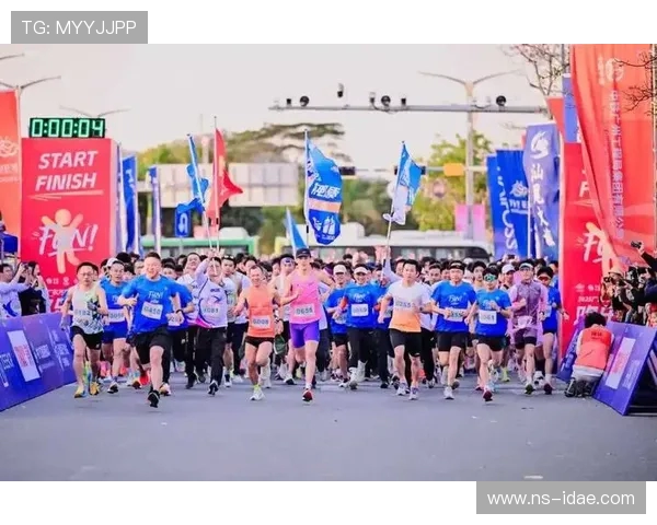 城市马拉松盛况回顾北京街舞队精彩技术表现引人瞩目