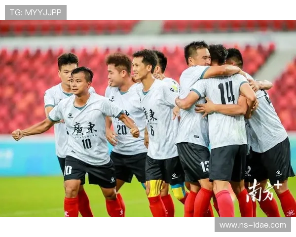 广州足球队战术深度解析与对比研究揭示球队发展潜力与挑战