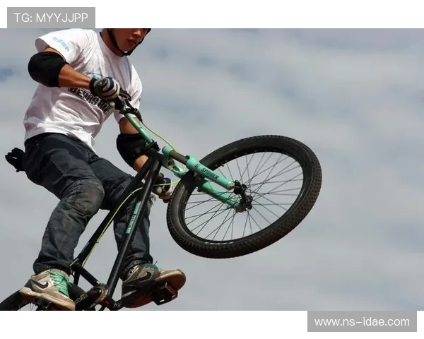 深圳极限运动队引发的意识形态争议与社会反响探讨 深圳极限运动队引发的意识形态争议与社会反响探讨