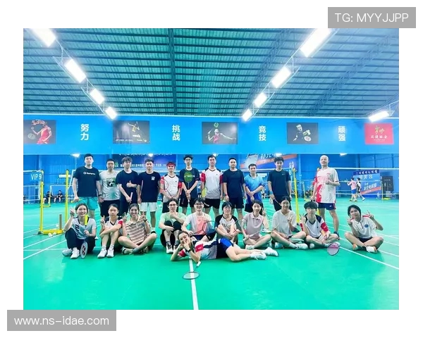 重庆羽毛球队与成都羽毛球队赛后复盘团队协作的成功与不足分析 重庆羽毛球队与成都羽毛球队赛后复盘团队协作的成功与不足分析