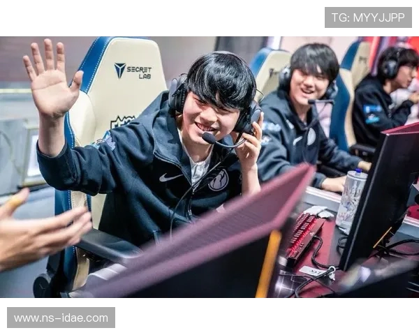 FPX与IG激烈对抗 谁能在LPL赛场上赢得最后的荣耀