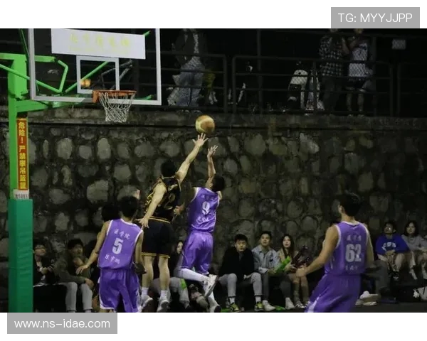 《激烈角逐与不屈拼搏 2025国际体育赛事全面回顾与分析》